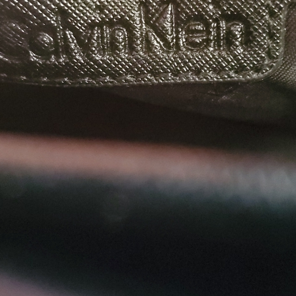 Calvin Klein - Picture 6 of 8